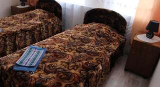 Гостиница «Советская» Дно Односпальная кровать в общем номере для мужчин и женщин-3